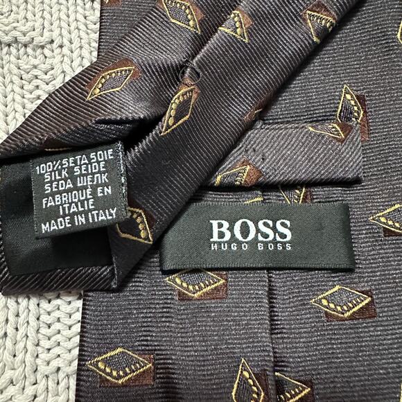 Hugo Boss brown geometric diamond Italian silk tie - Picture 3 of 5